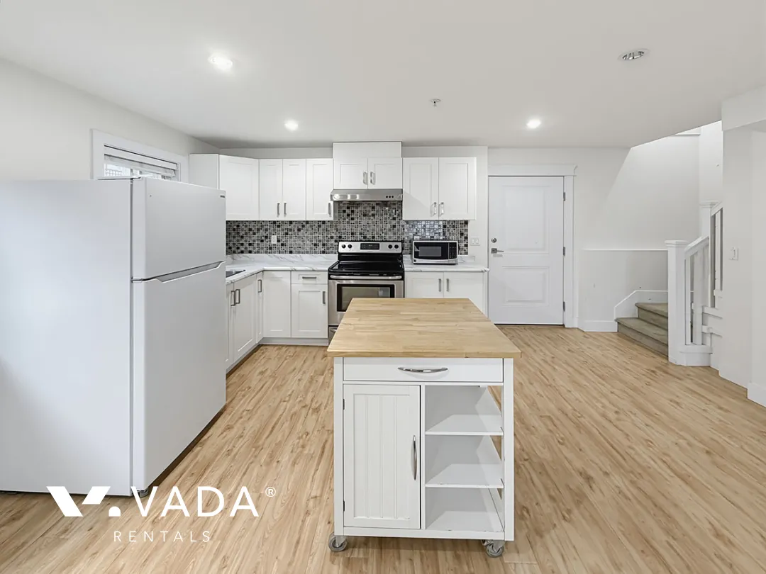 Marpole - 2 Bedroom Laneway House For Rent in Vancouver at 172 East 60th Avenue, Vancouver, BC, V5X 1Z6