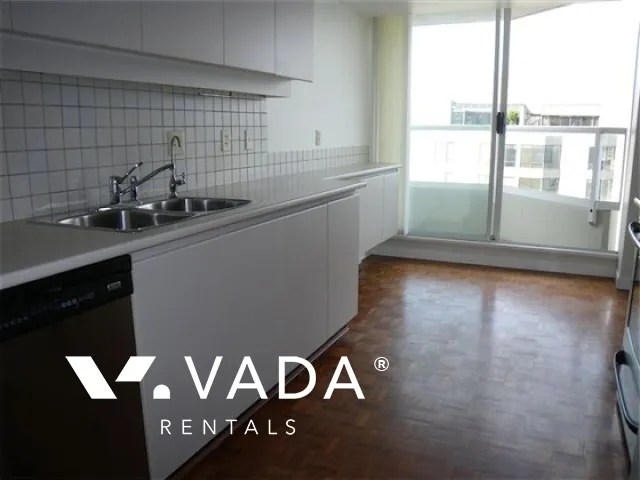 Emerald West in Downtown - 3 Bedroom Apartment For Rent in Vancouver at 2601 - 717 Jervis Street, Vancouver, BC