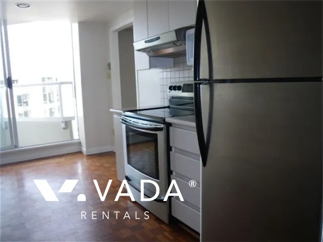 Emerald West in Downtown - 3 Bedroom Apartment For Rent in Vancouver at 2601 - 717 Jervis Street, Vancouver, BC
