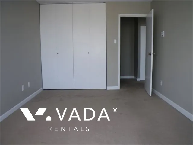 Emerald West in Downtown - 3 Bedroom Apartment For Rent in Vancouver at 2601 - 717 Jervis Street, Vancouver, BC