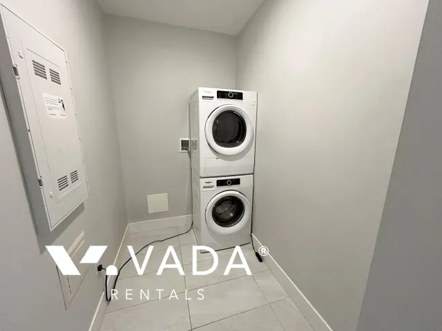 Montrose Square in Central POCO - 2 Bedroom Apartment For Rent in Port Coquitlam at 4420 - 2180 Kelly Avenue, Port Coquitlam, BC, V3C 0L1