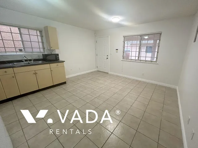 Victoria Fraserview - 2 Bedroom Garden Suite For Rent in Vancouver at 1885B East 55th Avenue, Vancouver, BC, V5P 1Z8