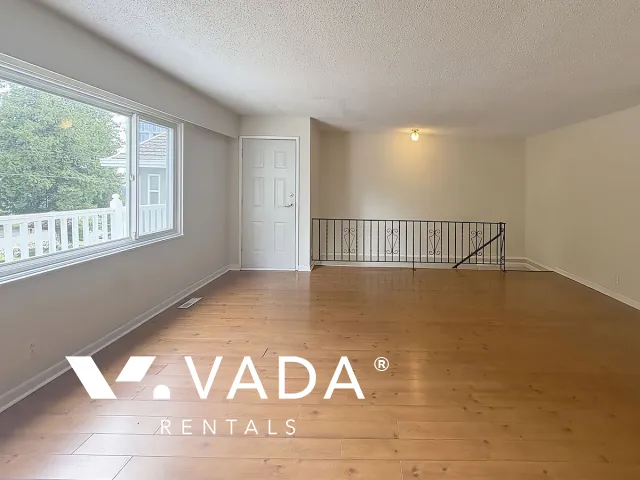 Burquitlam - 5 Bedroom Duplex For Rent in Coquitlam at 521A Ebert Avenue, Coquitlam, BC, V3J 2L1