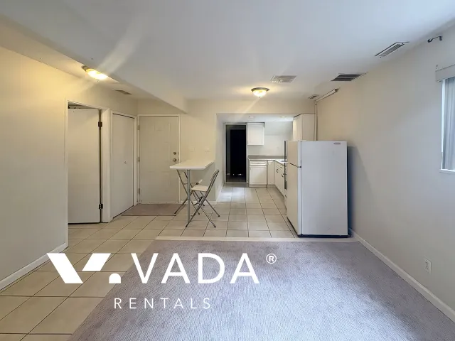 Burquitlam - 5 Bedroom Duplex For Rent in Coquitlam at 521A Ebert Avenue, Coquitlam, BC, V3J 2L1