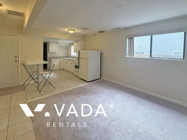 Burquitlam - 5 Bedroom Duplex For Rent in Coquitlam at 521A Ebert Avenue, Coquitlam, BC, V3J 2L1