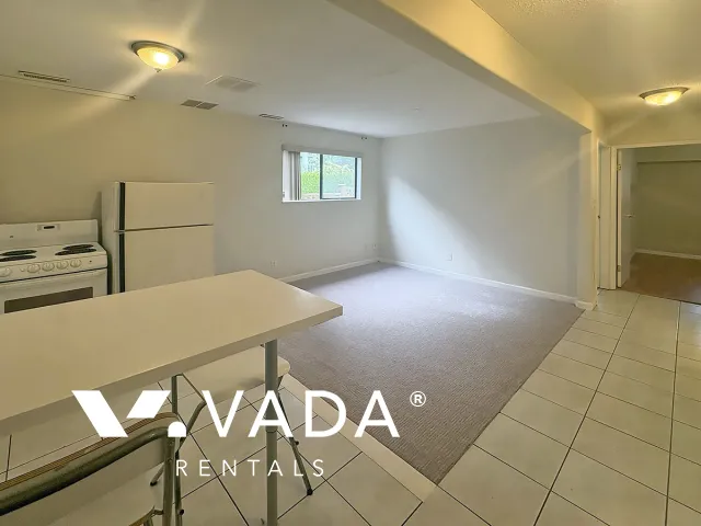 Burquitlam - 5 Bedroom Duplex For Rent in Coquitlam at 521A Ebert Avenue, Coquitlam, BC, V3J 2L1