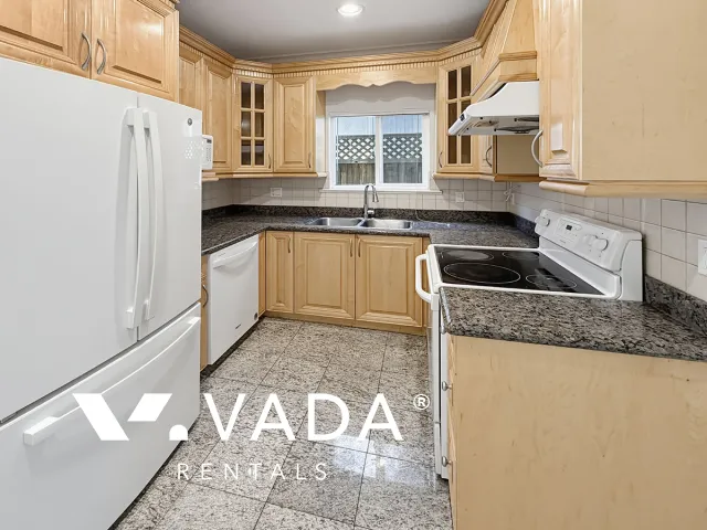 Marpole - 3 Bedroom Duplex For Rent in Vancouver at 8490 Hudson Street, Vancouver, BC, V6P 4M4