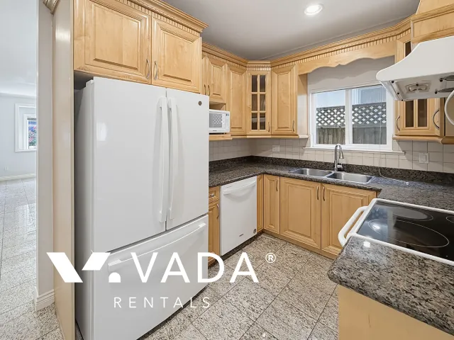 Marpole - 3 Bedroom Duplex For Rent in Vancouver at 8490 Hudson Street, Vancouver, BC, V6P 4M4
