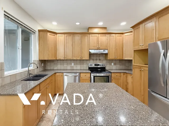 Citadel Pointe in Citadel - 3 Bedroom Townhouse For Rent in Port Coquitlam at 55 - 678 Citadel Drive, Port Coquitlam, BC, V3C 6M7