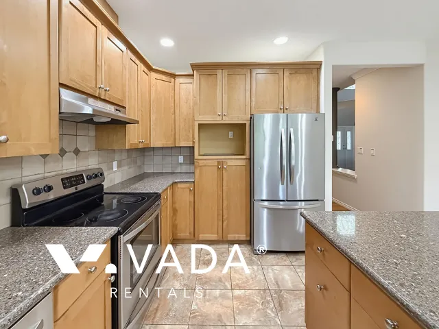 Citadel Pointe in Citadel - 3 Bedroom Townhouse For Rent in Port Coquitlam at 55 - 678 Citadel Drive, Port Coquitlam, BC, V3C 6M7