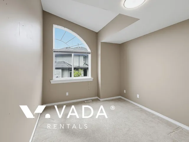 Citadel Pointe in Citadel - 3 Bedroom Townhouse For Rent in Port Coquitlam at 55 - 678 Citadel Drive, Port Coquitlam, BC, V3C 6M7