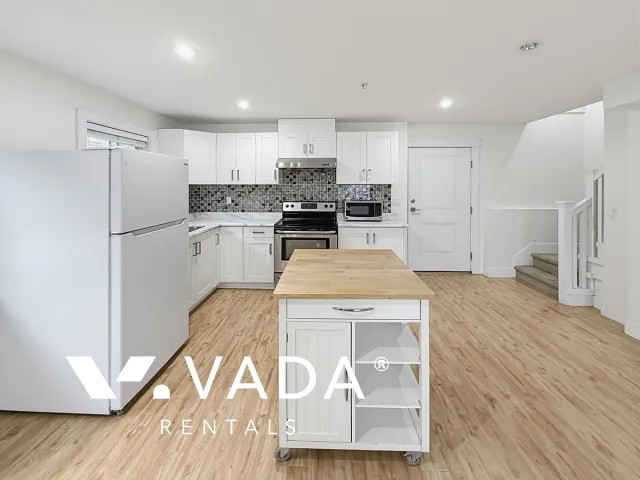 Marpole - 2 Bedroom Laneway House For Rent in Vancouver at 172 East 60th Avenue, Vancouver, BC, V5X 1Z6