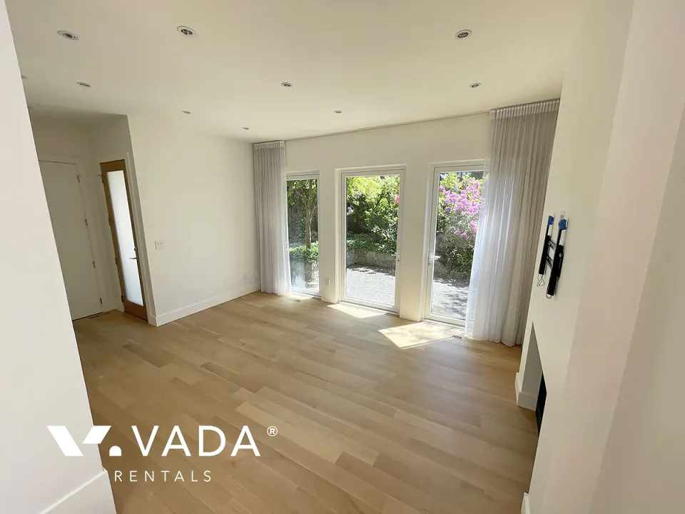 Kitsilano - Unfurnished 2 Bed & Loft Duplex For Rent at 1967 Whyte Avenue, Vancouver, BC, V6J 1B4