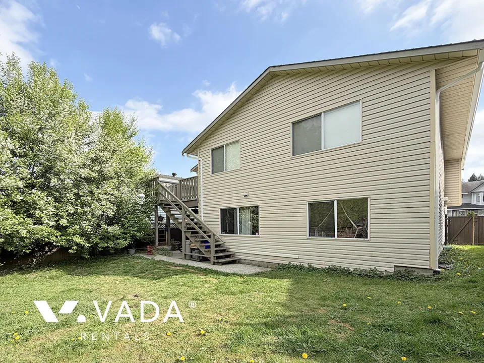 East Central - 3 Bedroom House (Upper Level) For Rent in Maple Ridge at 22471 Streng Avenue, Maple Ridge, BC, V2X 0B2