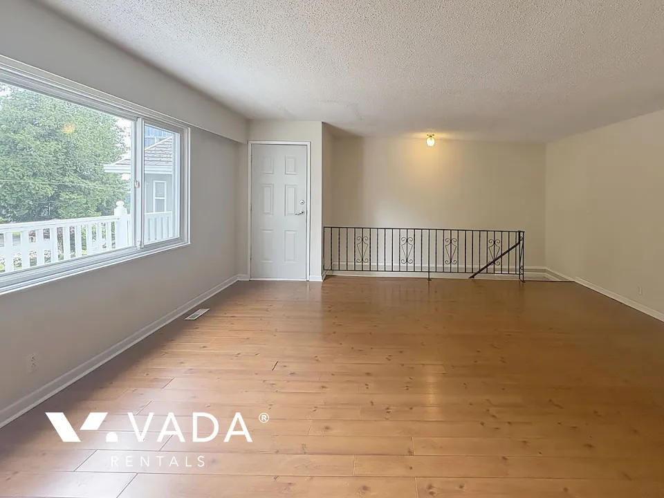 Burquitlam - 5 Bedroom Duplex For Rent in Coquitlam at 521A Ebert Avenue, Coquitlam, BC, V3J 2L1