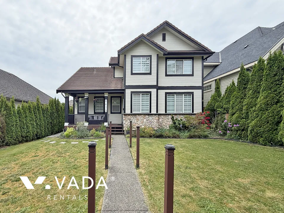 Cloverdale - 2 Bedroom Basement For Rent in Surrey at 6639B 184 Street, Surrey, BC, V3S 1G5