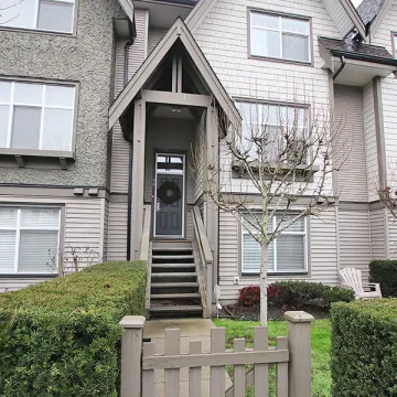 Building - Barrington Walk in Richmond, BC at 7288 Heather Street