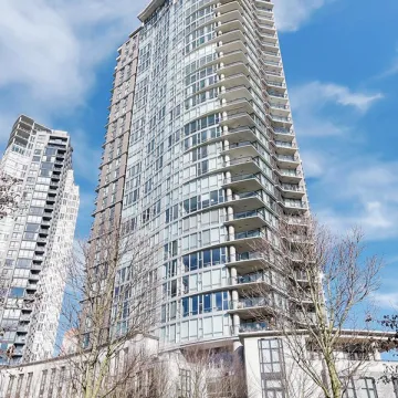 Building - Park West 1 in Vancouver, BC at 455 Beach Crescent
