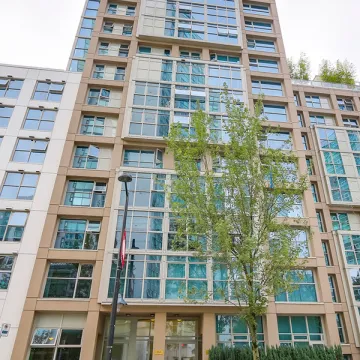 Building - Governors Villas in Vancouver, BC at 1318 Homer Street