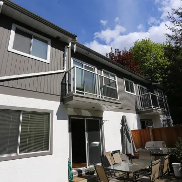 Building - Highland Glen Estates in Squamish, BC at Mamquam Road