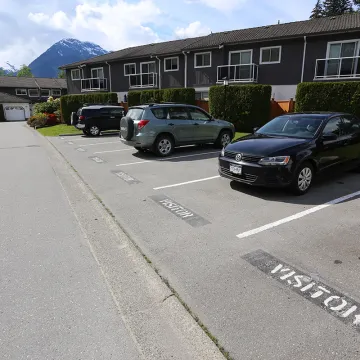Building - Highland Glen Estates in Squamish, BC at Mamquam Road
