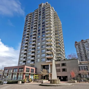 Building - The Q in New Westminster, BC at 1 Renaissance Square