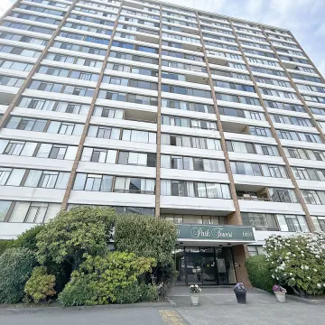 Building - Regency Park Towers in Richmond, BC at 6651 Minoru Boulevard