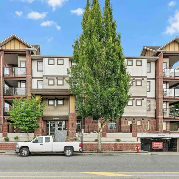Building - Paddington Station in Langley, BC at 5650 201A Street