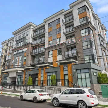 Building - Eastleigh in Langley, BC at 20695 Eastleigh Crescent