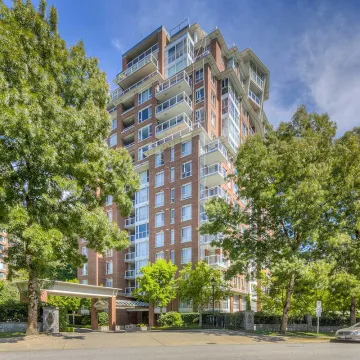 Building - Balmoral in Vancouver, BC at 5615 Hampton Place