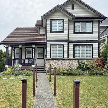 Cloverdale - 2 Bedroom Basement For Rent in Surrey 6639B 184 Street, Surrey, BC, V3S 1G5