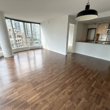 TV Towers in Yaletown - 2 Bedroom Apartment For Rent in Vancouver 1703 - 788 Hamilton Street, Vancouver, BC, V6B 0E9