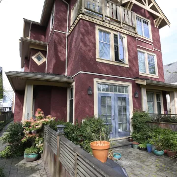 Fairview - 3 Bedroom Townhouse For Rent in Vancouver 837 West 14th Avenue, Vancouver, BC, V5Z 1R2