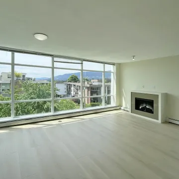 JUNE FREE RENT - Vista Place 2 Bed Apartment Rental in Central Lonsdale 405 - 1320 Chesterfield Avenue North, North Vancouver, BC, V7M 0A6