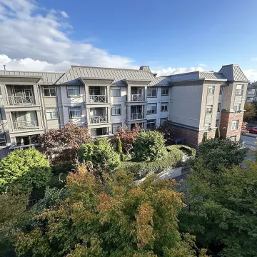 Pearl in Central POCO - 2 Bedroom Apartment For Rent in Port Coquitlam 420 - 2343 Atkins Avenue, Port Coquitlam, BC, V3C 1Y7