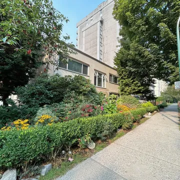 Valcrest Manor in The West End - 1 Bedroom Apartment For Rent in Vancouver 12 - 1208 Burnaby Street, Vancouver, BC, V6E 1P5