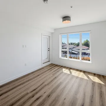 W Kingsway in Renfrew Collingwood - 1 Bedroom Apartments For Rent in Vancouver 3068 Kingsway, Vancouver, BC, V5R 0L6