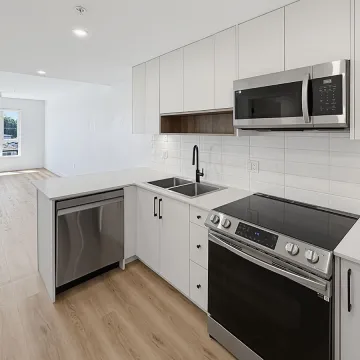 W Kingsway in Renfrew Collingwood - 1 Bedroom Apartments For Rent in Vancouver 3068 Kingsway, Vancouver, BC, V5R 0L6