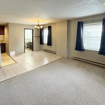 2026 Franklin in Hastings Sunrise - 1 Bedroom Apartment For Rent in Vancouver 5 - 2026 Franklin Street, Vancouver, BC, V5L 1R3