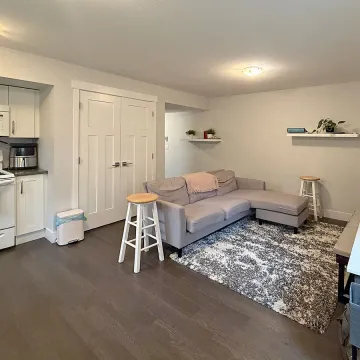 Cloverdale - 1 Bedroom Basement For Rent in Surrey 18089 67 Avenue, Surrey, BC, V3S 7H7