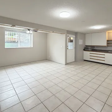 Cloverdale - 2 Bedroom Basement For Rent in Surrey 6639B 184 Street, Surrey, BC, V3S 1G5