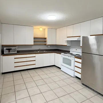Cloverdale - 2 Bedroom Basement For Rent in Surrey 6639B 184 Street, Surrey, BC, V3S 1G5