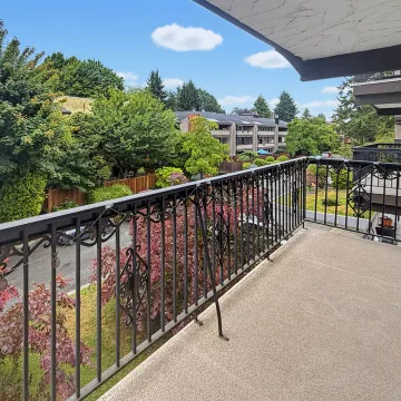Casa Del Ray in Uptown - 1 Bedroom Apartment For Rent in New Westminster 201 - 721 Hamilton Street, New Westminster, BC, V3M 2M7