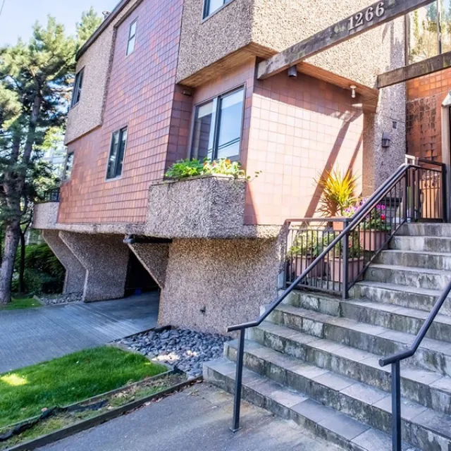 Building - Camden Court in Vancouver, BC at 1266 West 6th Avenue Building - Camden Court in Vancouver, BC at 1266 West 6th Avenue