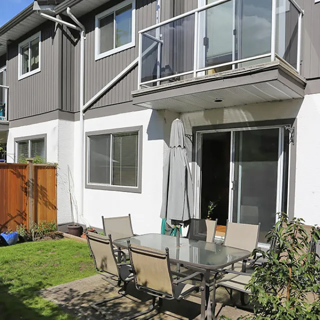 Building - Highland Glen Estates in Squamish, BC at Mamquam Road