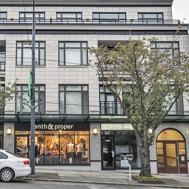 Building - The Avenue in Vancouver, BC at 4479 West 10th Avenue