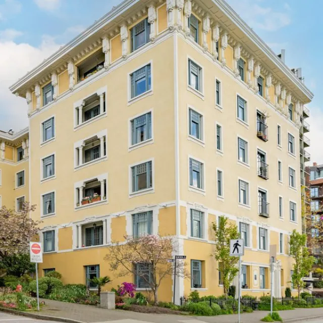 Building - Kensington Place in Vancouver, BC at 1491 Beach Avenue