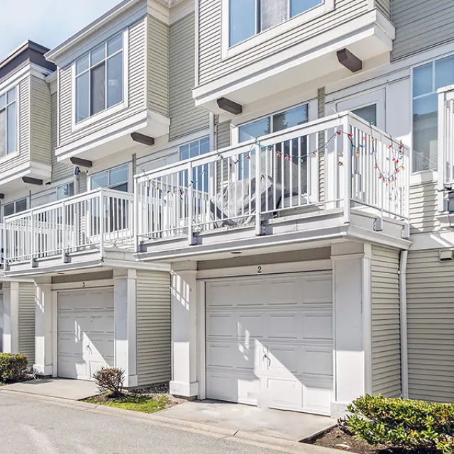 Building - London Mews in Richmond, BC at 6331 No 1 Road