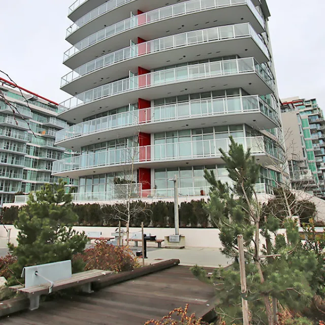 Building - Cascade at The Pier East in North Vancouver, BC at 185 Victory Ship Way