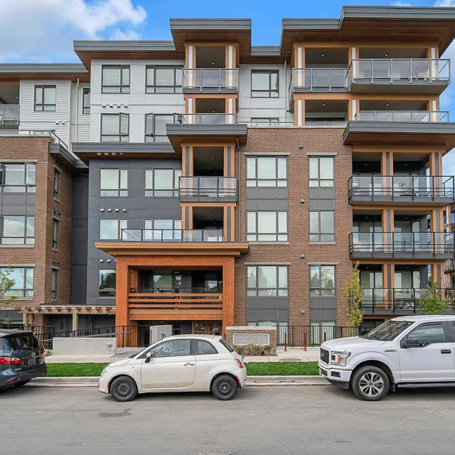 Building - The Oaks in Coquitlam, BC at 721 Anskar Court